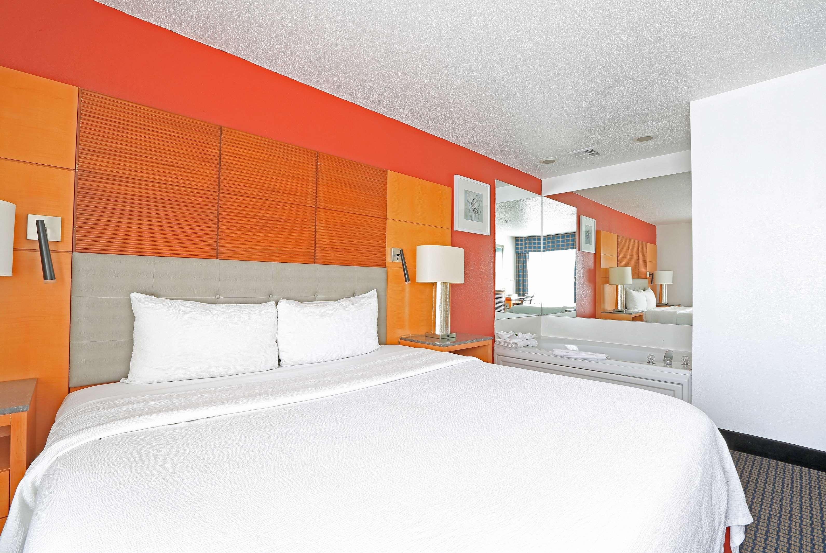 Days Inn by Wyndham Calumet Park Bagian luar foto