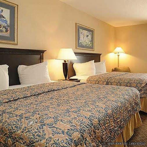 Days Inn by Wyndham Calumet Park Bagian luar foto